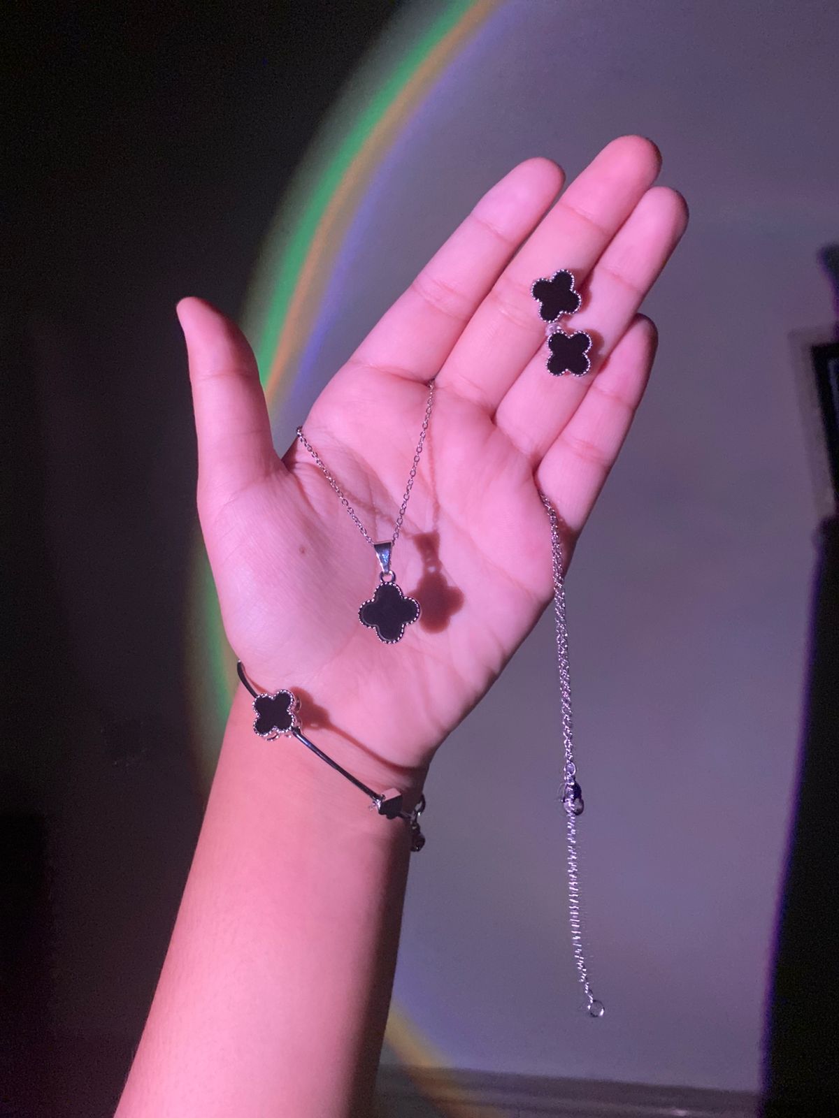 Clove Design Jewelry Set – Necklace, Tops & Bracelet